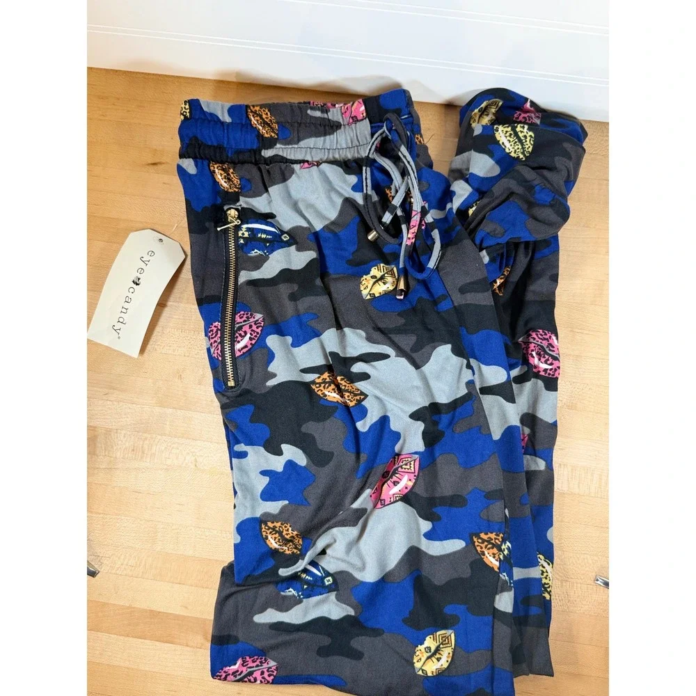 Eye Candy Women's 1X Camo Print Jogger Pants with‎ Lips and Zipper Pockets